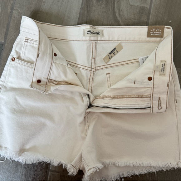 Madewell NWT The Perfect Jean Short. Cream/white. Size 29 - Picture 3 of 4